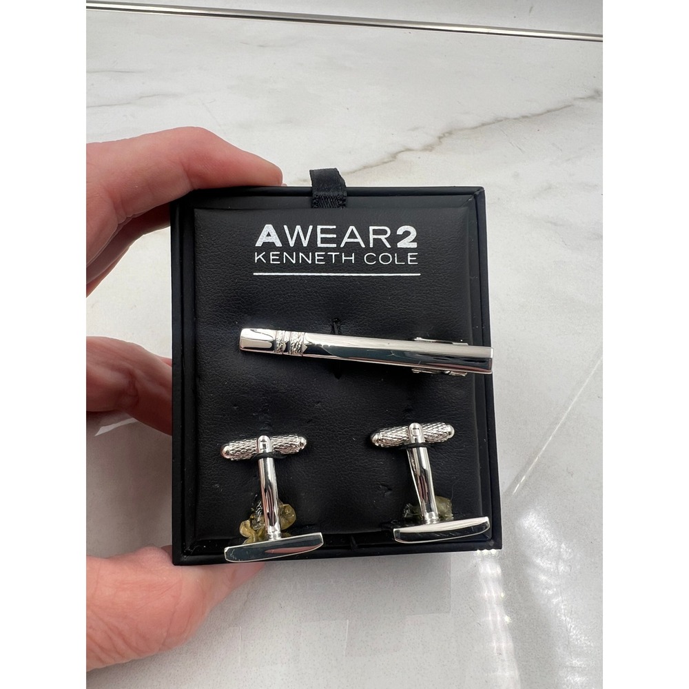 Kenneth Cole Awearness AWEAR2 Silver Tone Crystal Cufflinks and Tie Bar Set